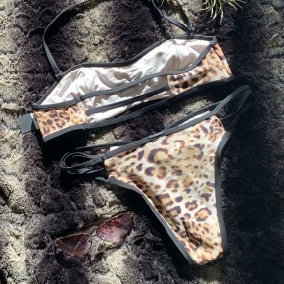 Kendal & Kylie Cagey Strappy Bandeau 2 piece Bikini low rise bottom Xsmall - Picture 4 of 13